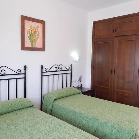 Cortijo Gallos 2*
